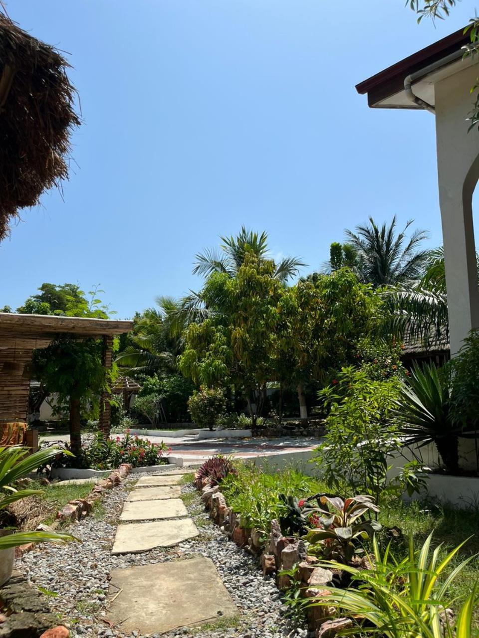 African Treasure Beach Resort Kokrobite Ngoại thất bức ảnh